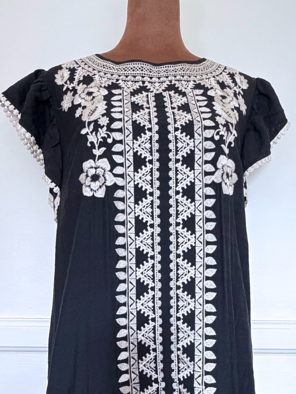 THML Black Ivory Embroidered Flutter Sleeve Shift Dress S
